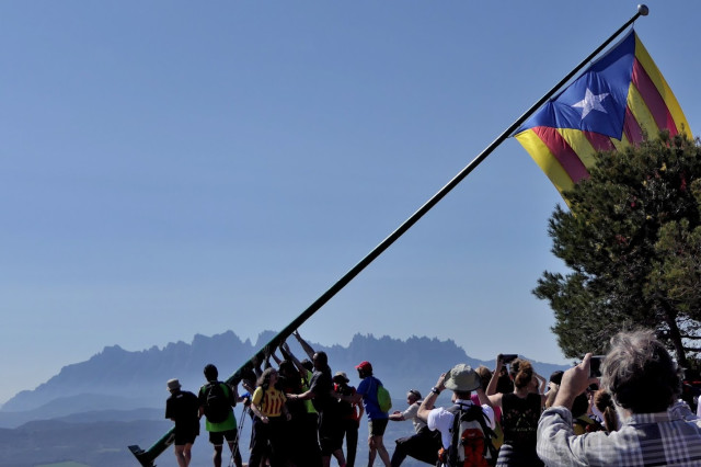 RESTITUIR L'ESTELADA DEL COLLBAIX (MANRESA)